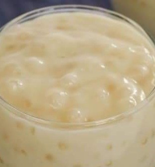 Make your own tapioca pudding: a creamy and classic comfort in every bite.