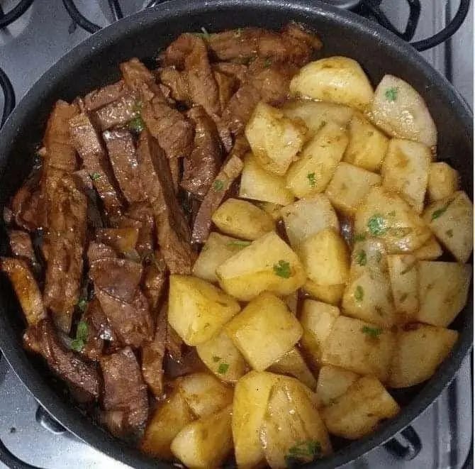 Garlic Butter Steak and Potato Foil Packets