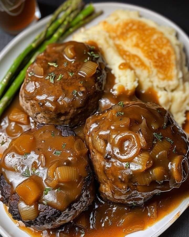 Salisbury Steak Garlic Mash Potatoes Mushroom & Onion gravy