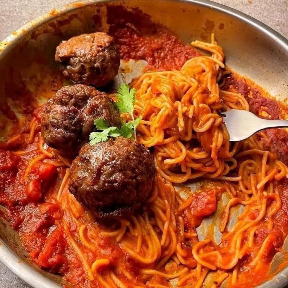 Spaghetti with meatballs