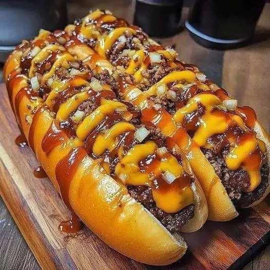 CHILI CHEESE DOG 