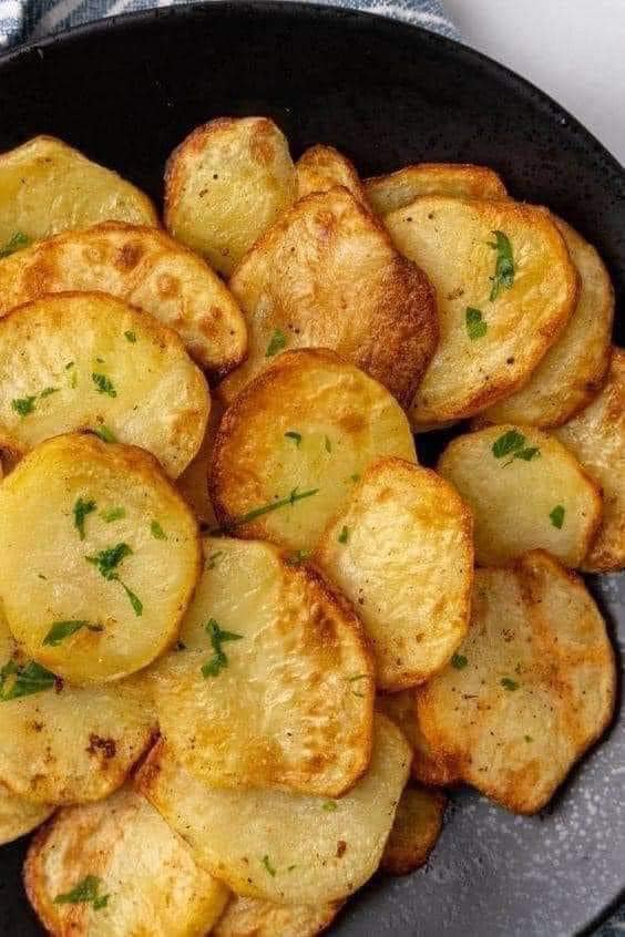  Sliced Potatoes in the Air Fryer